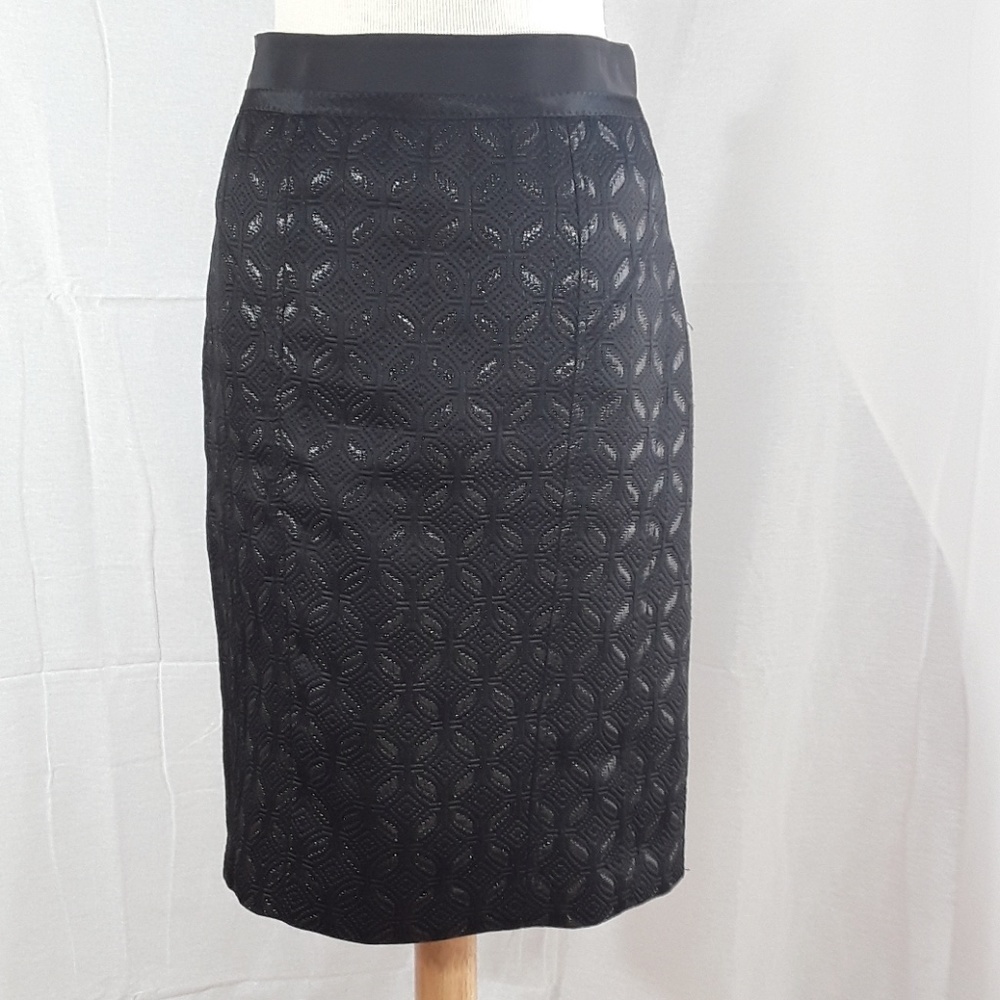 Ann Taylor black skirt with nice design pattern - Picture 1 of 5